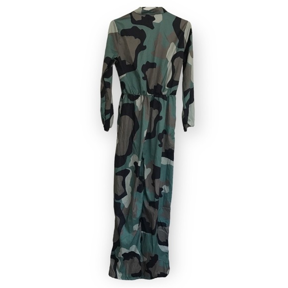 3/$15 Camouflage print womens long sleeve jumpsuit - Picture 2 of 9